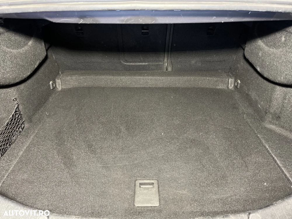 Mercedes-Benz CLA 180 7G-DCT Urban - 15