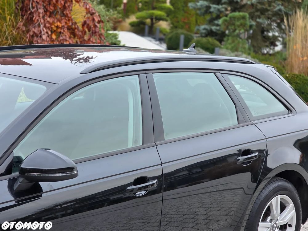 Audi A4 Avant 35 TDI Sport S tronic - 33