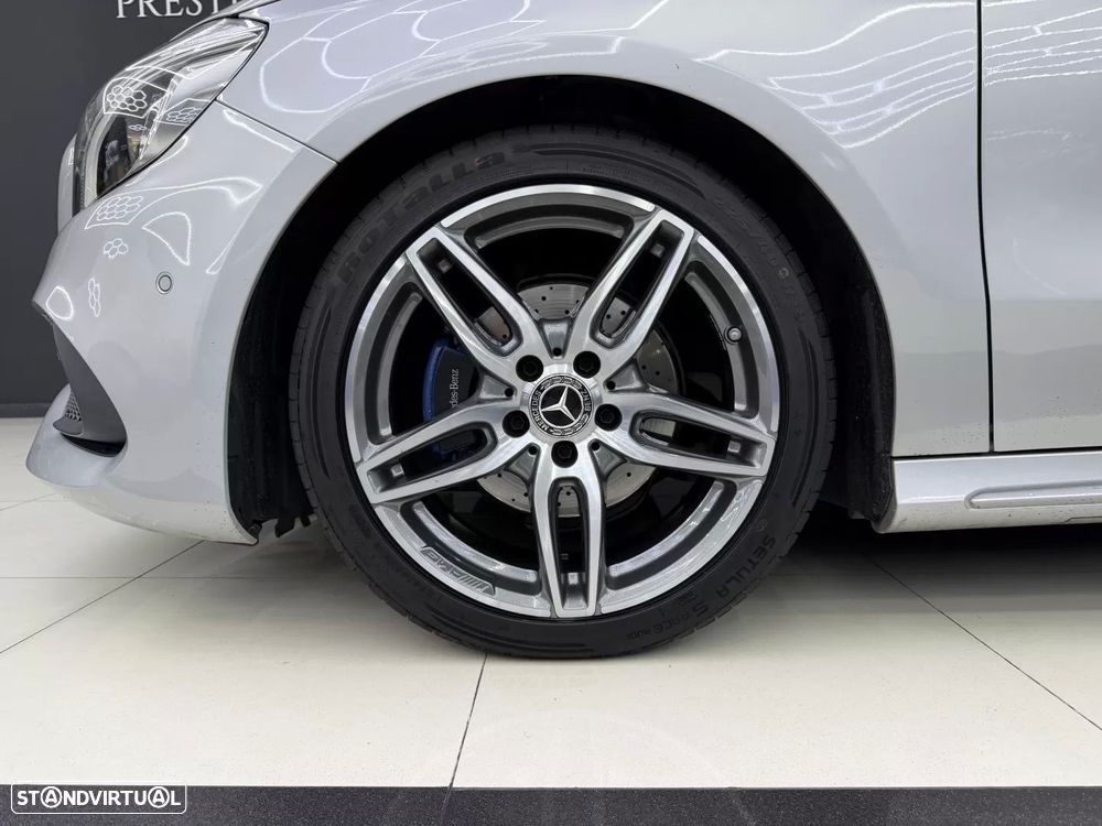 Mercedes-Benz A 180 d AMG Line Aut. — fotografia 17