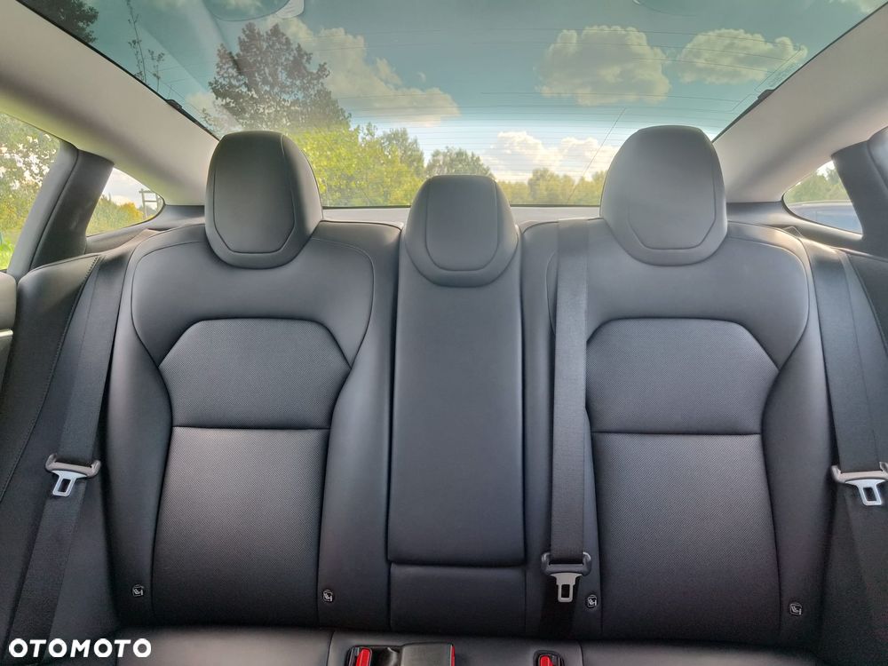 Tesla Model 3 - 7