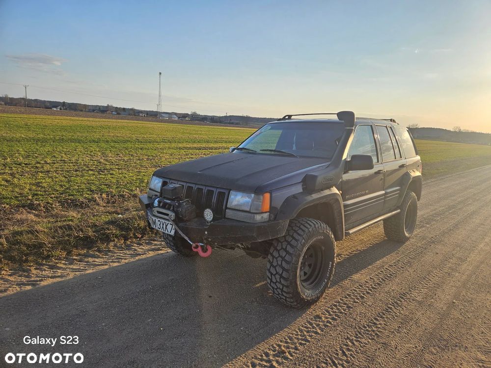Jeep Grand Cherokee - 1