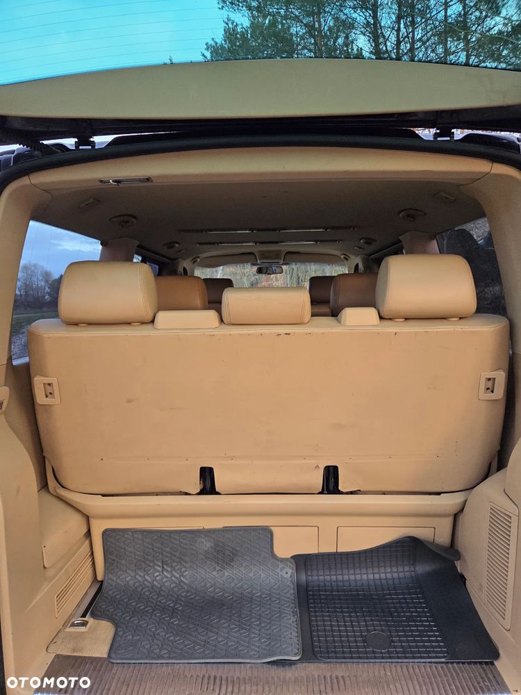 Volkswagen Multivan - 11