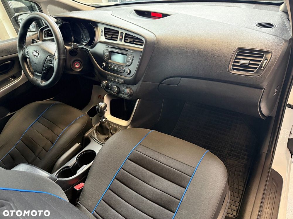 Kia Ceed - 16