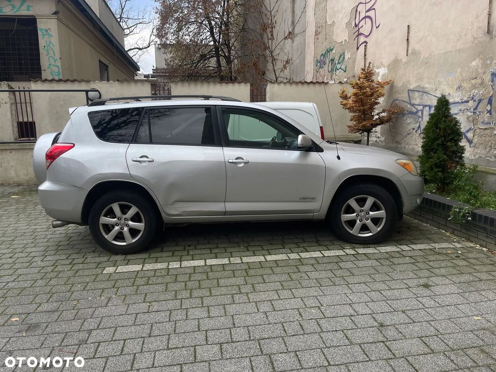 Toyota RAV4 - 4