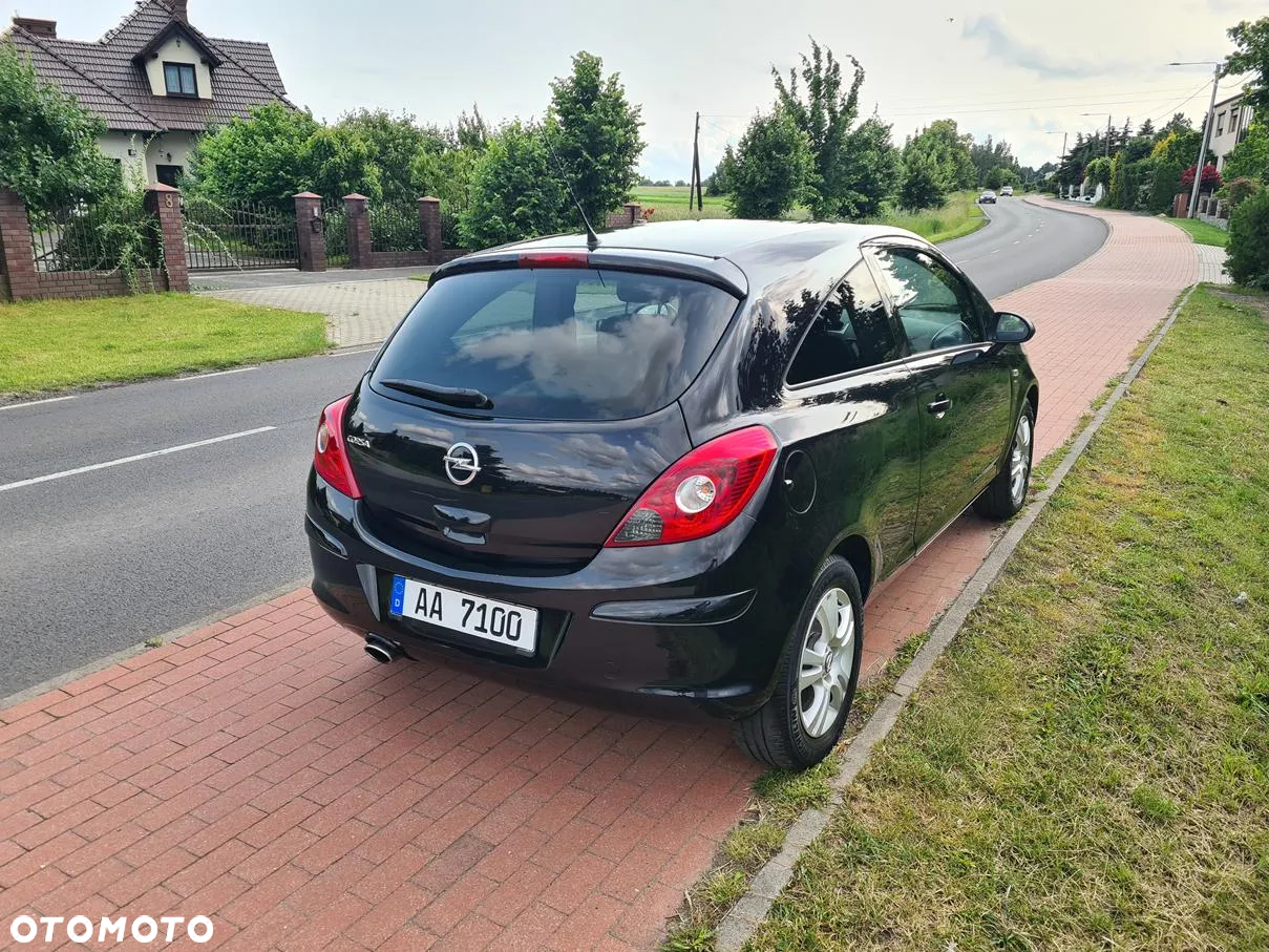 Opel Corsa 1.4 16V Cosmo - 14