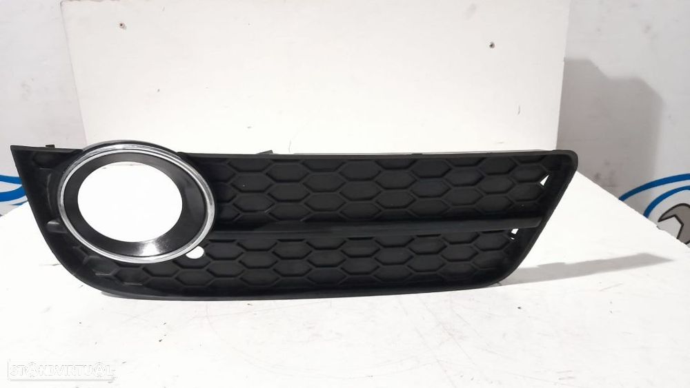GRELHA FAROL FAROIS OTICA NEVOEIRO DIREITO FRONTAL FRENTE ORIGINAL 8K0807682A AUDI A4 B8 - 2