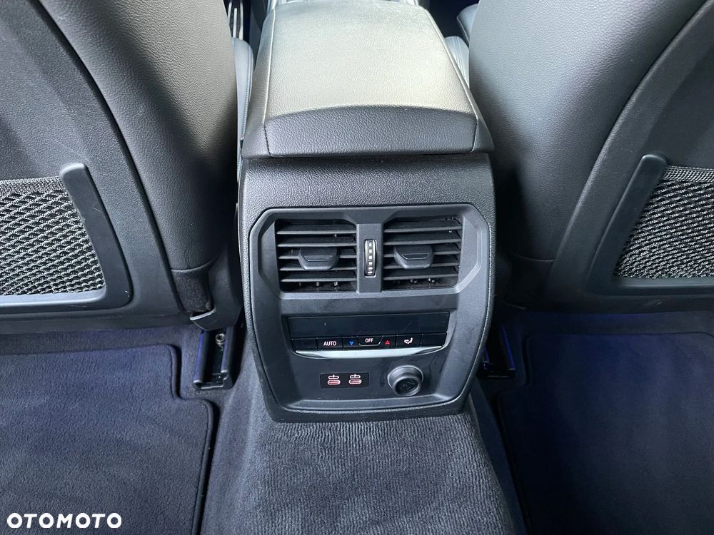 BMW Seria 3 320d Edition M Sport Shadow - 19