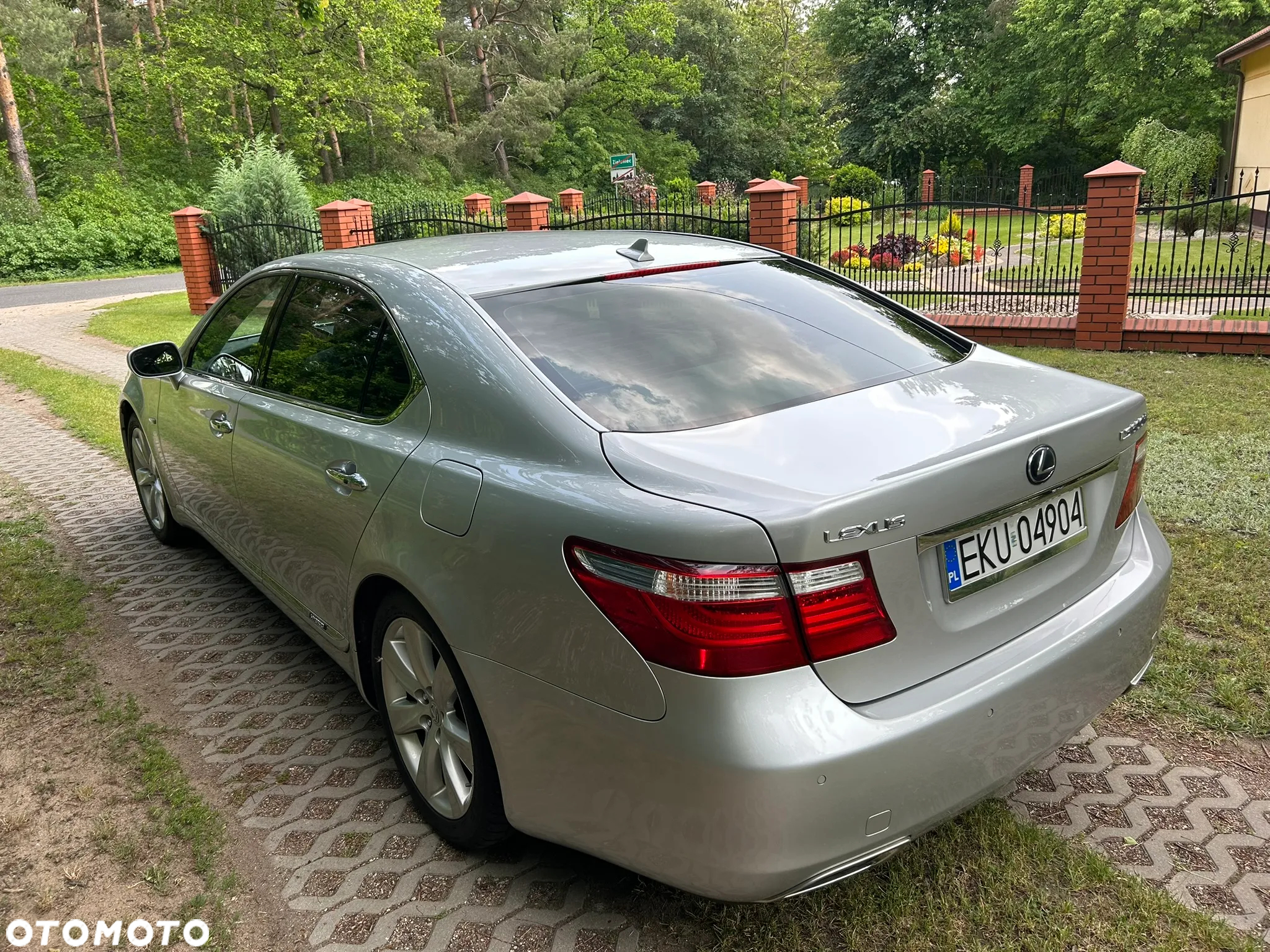 Lexus LS 600h L Prestige - 4
