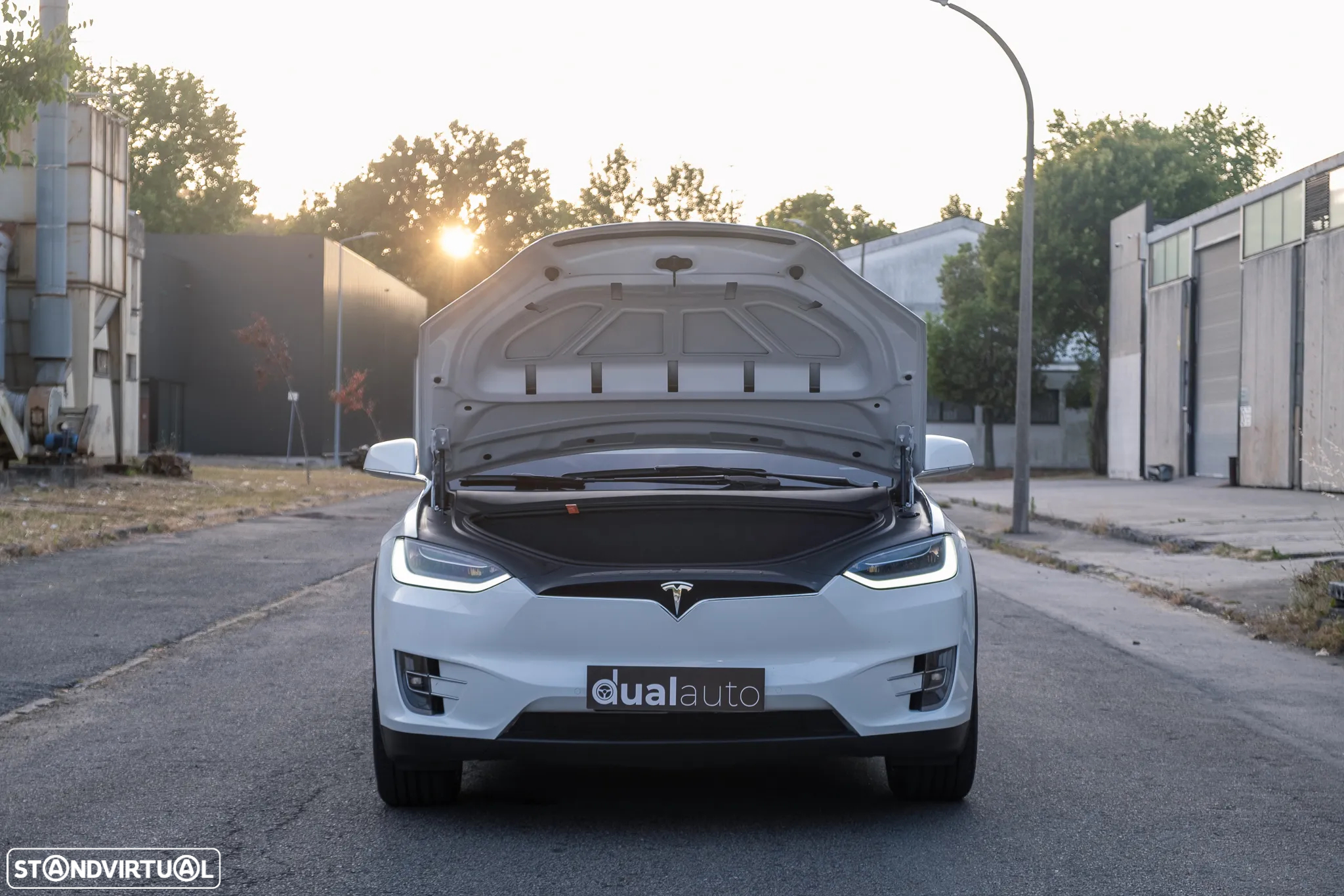 Tesla Model X 100 kWh Long Range AWD - 17
