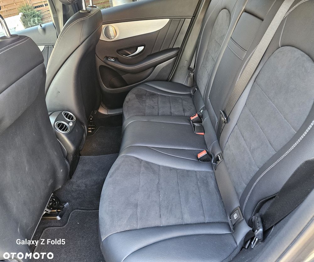 Mercedes-Benz GLC 250 d 4Matic 9G-TRONIC AMG Line - 21
