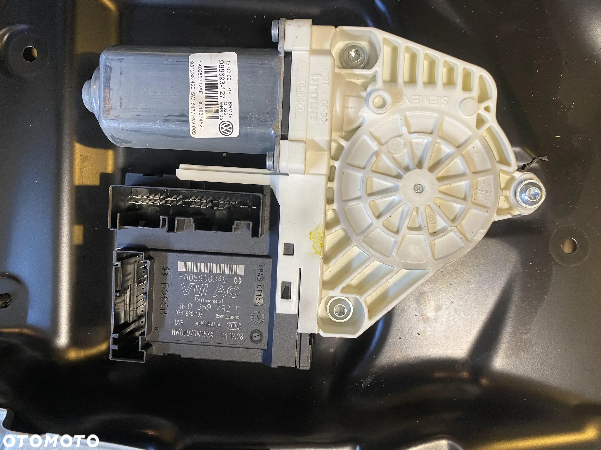 Podnośnik mechanizm szyb Volkswagen Passat B6 prawy przód OE - 3