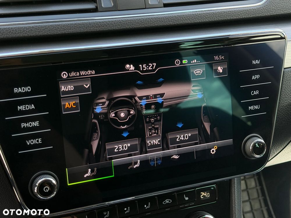 Skoda Superb 2.0 TDI SCR Style DSG - 23
