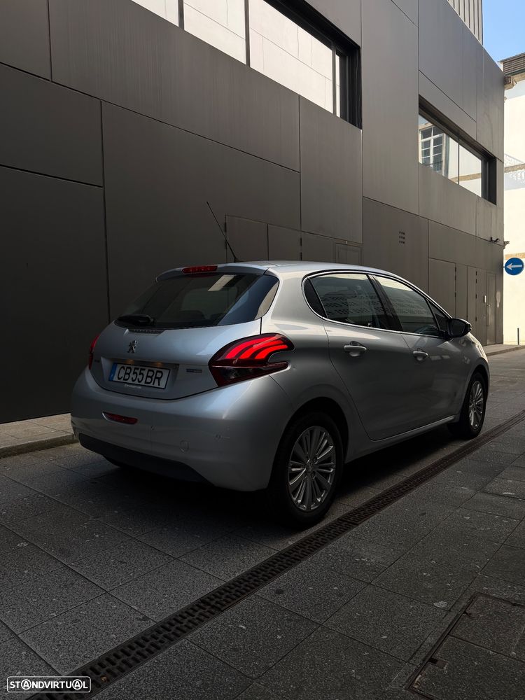 Peugeot 208 PureTech 82 Start & Stop Allure - 5