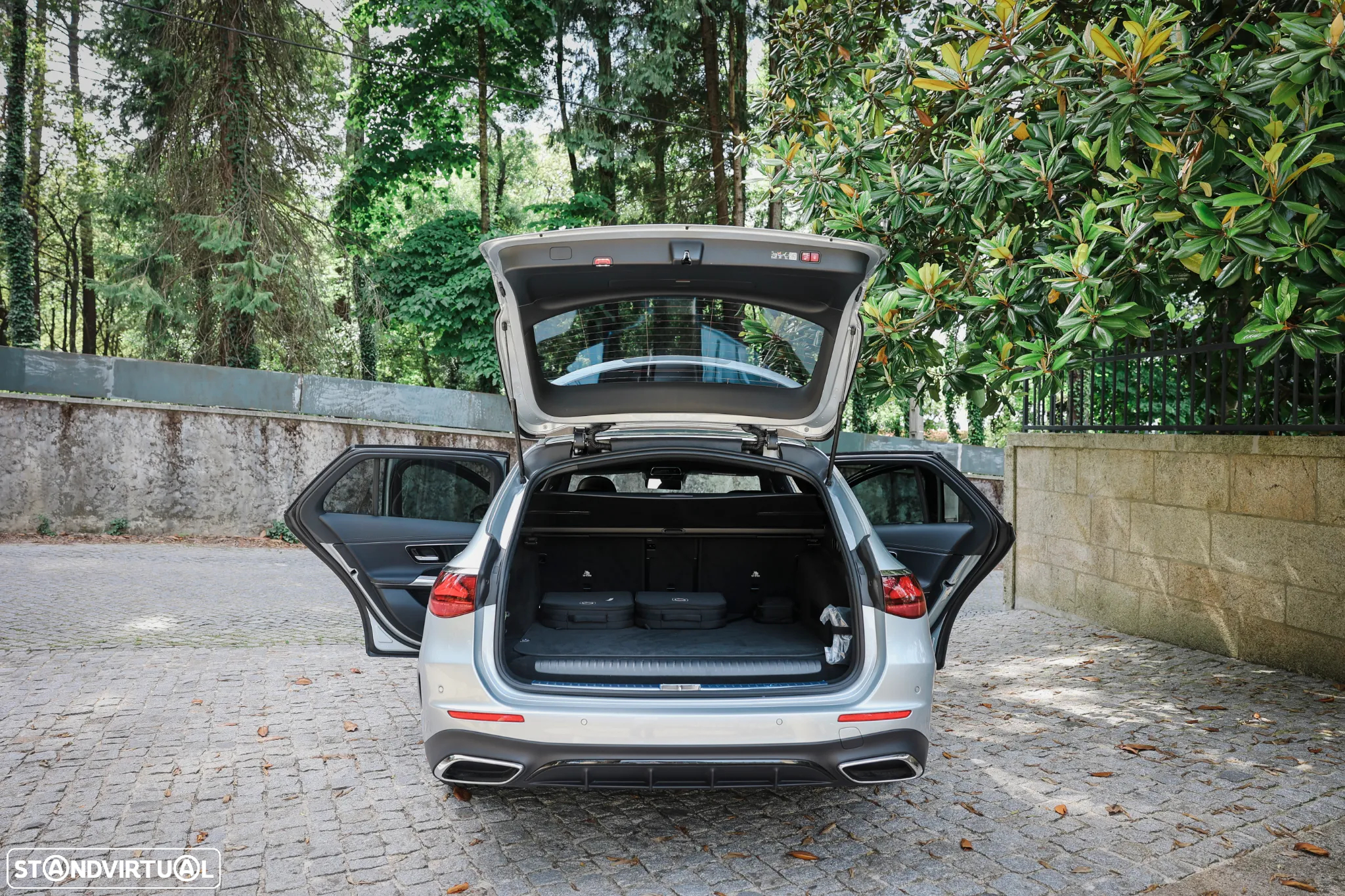Mercedes-Benz E 300 e AMG Line - 48