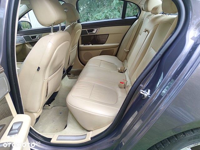 Jaguar XF 3.0 V6 D Luxury - 14