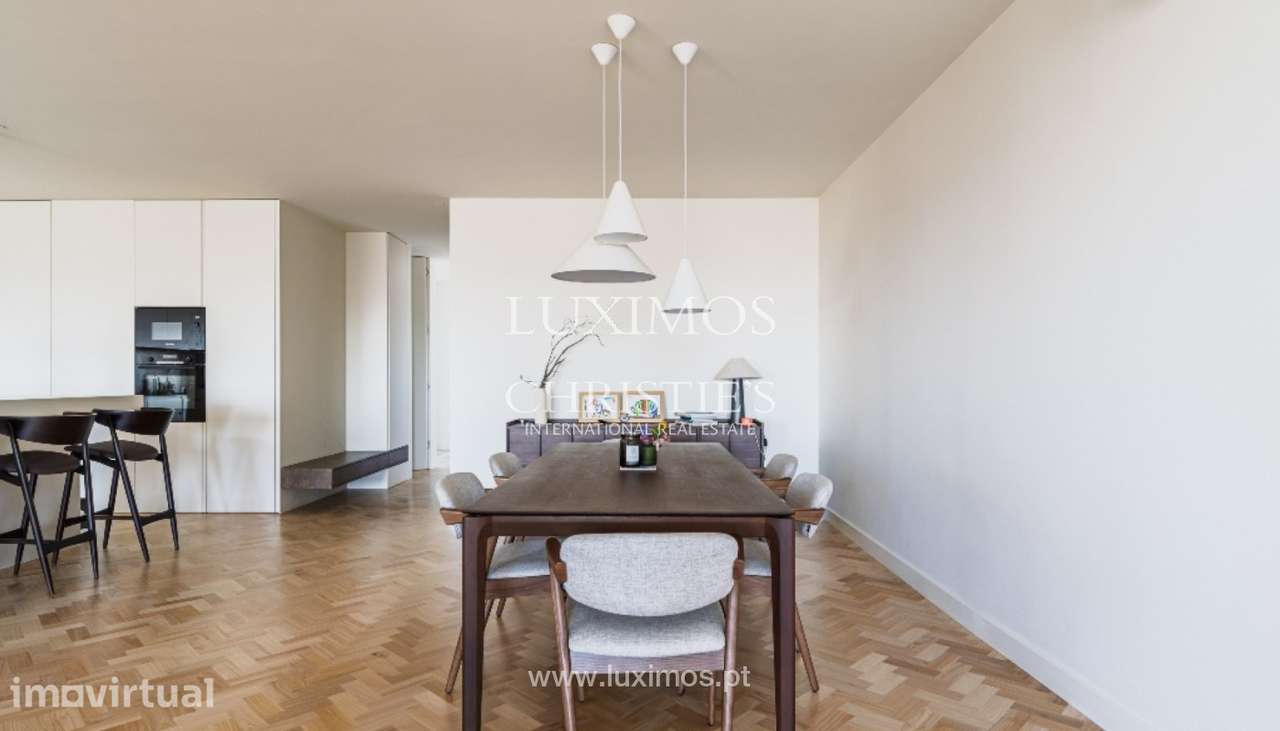 Apartamento T4 totalmente reabilitado à venda no centro do Porto - Grande imagem: 5/22