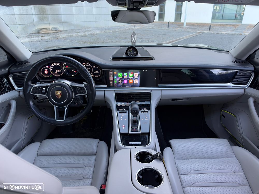 Porsche Panamera - 24