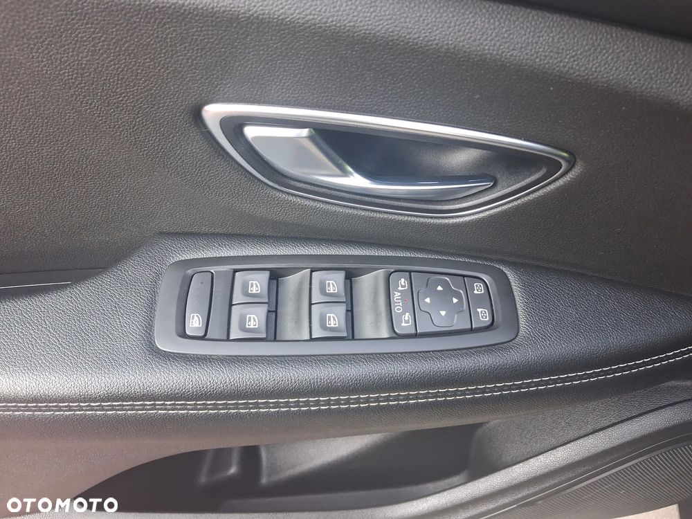Renault Scenic BLUE dCi 120 BUSINESS EDITION - 20