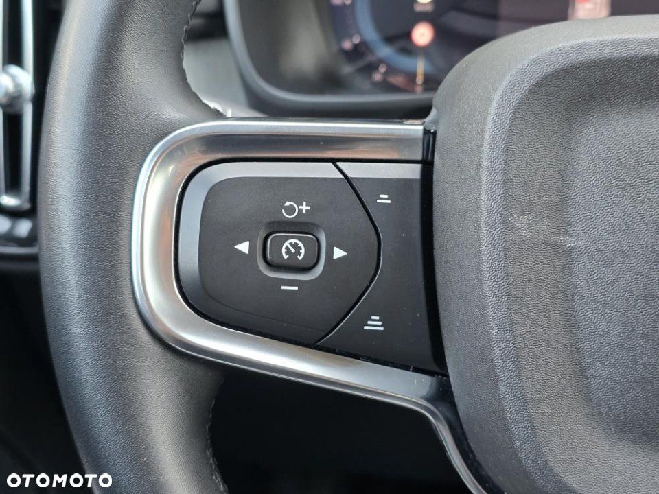 Volvo XC 40 - 24