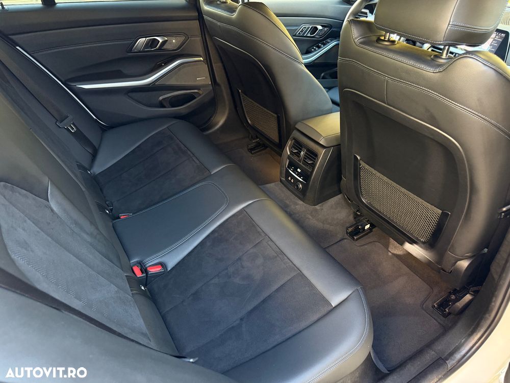 BMW Seria 3 330e Aut. M Sport - 17