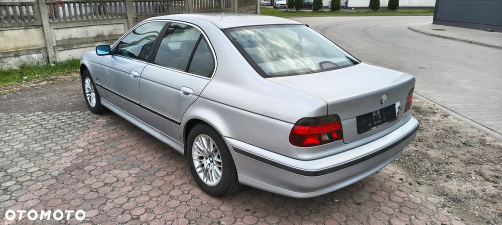 BMW Seria 5 528i - 4