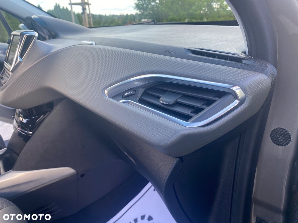 Peugeot 2008 PureTech 110 GPF Stop&Start EAT6 Allure - 31