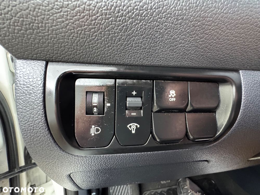 Kia Rio - 26