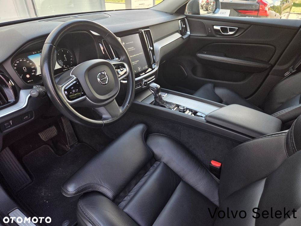 Volvo V60 Cross Country - 10