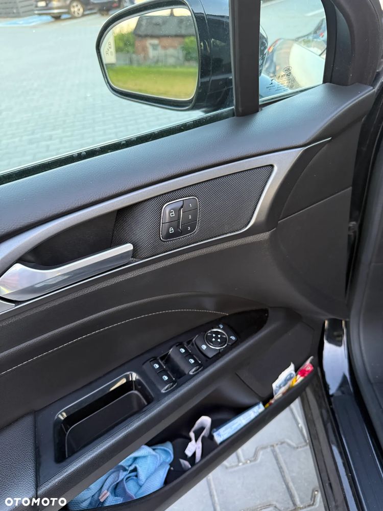 Ford Fusion - 6