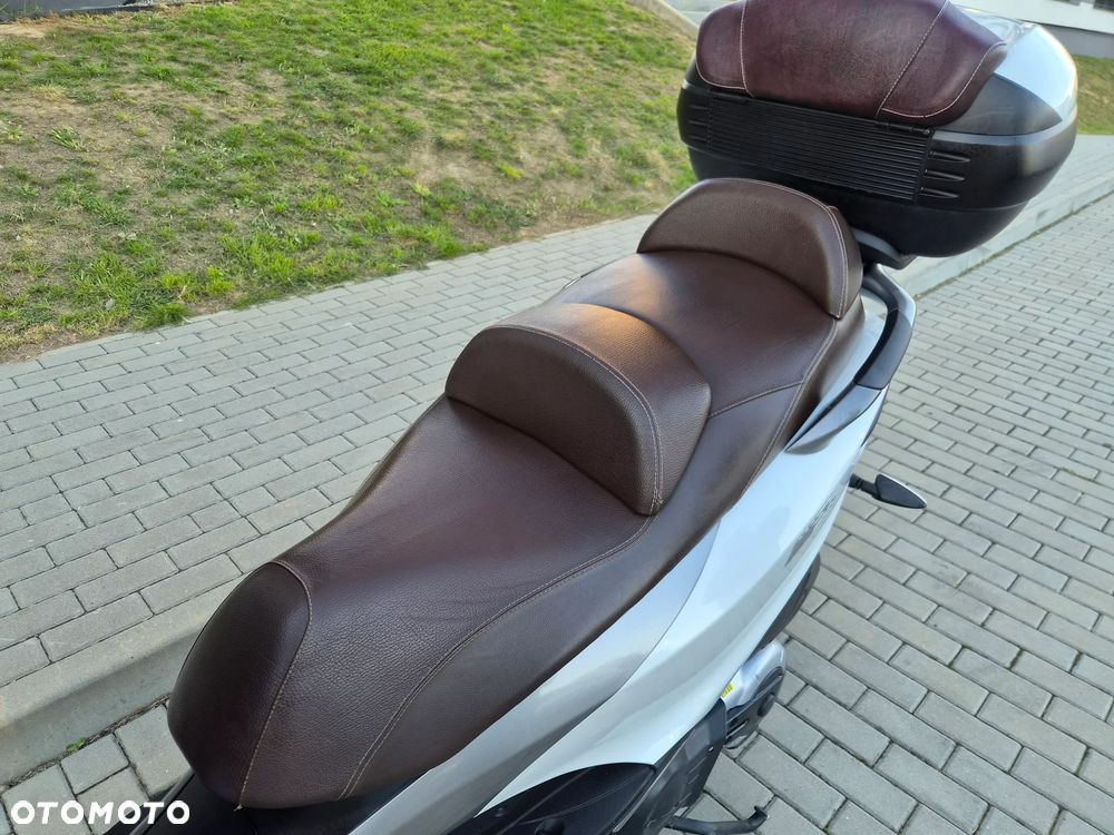 Piaggio MP-3 - 28