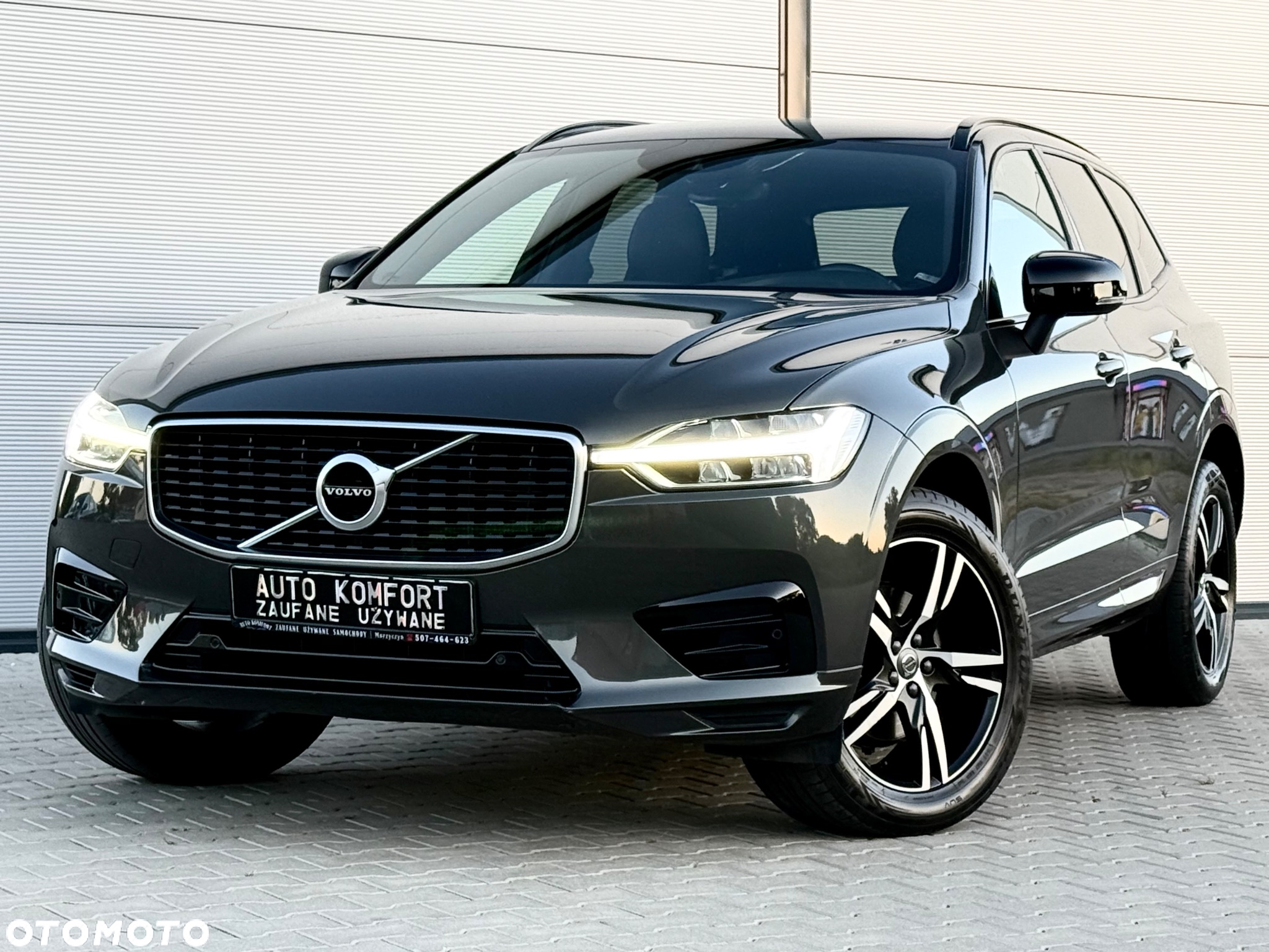 Volvo XC 60 D4 R-Design - 2