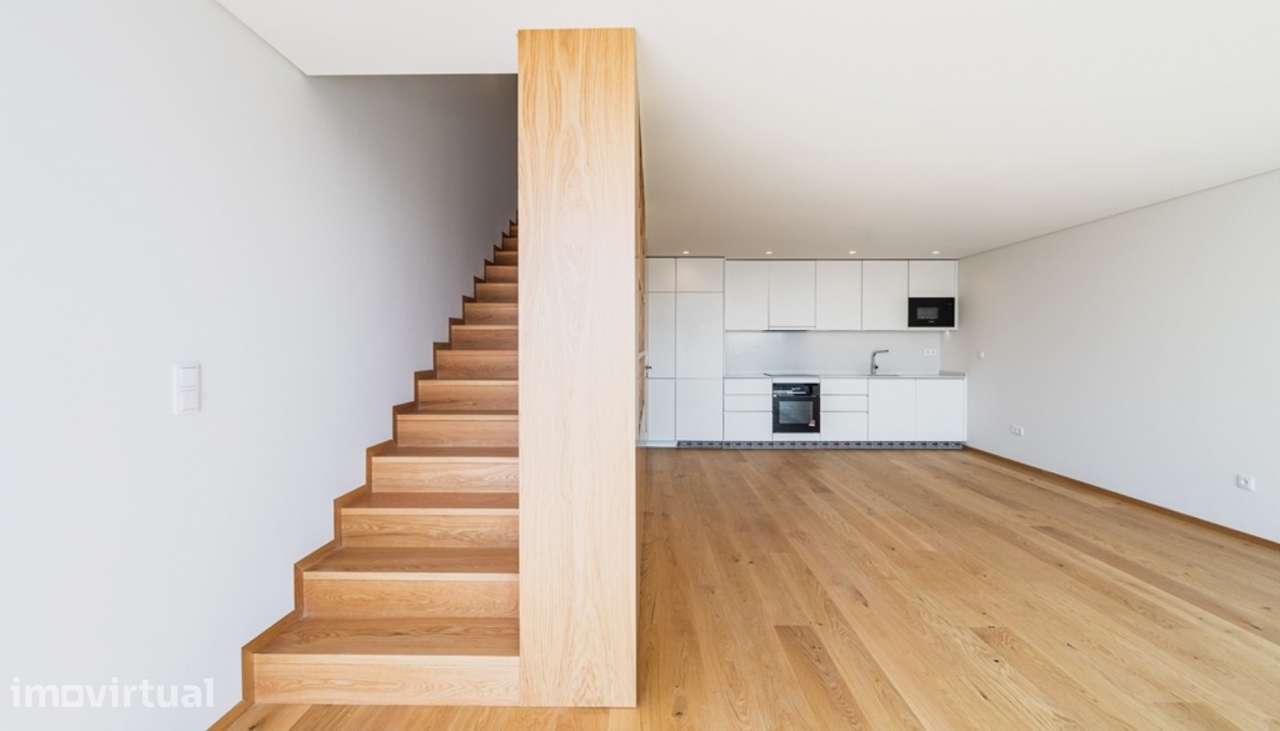 Apartamento T2 Duplex com vistas para o rio Douro no Porto - Grande imagem: 5/29