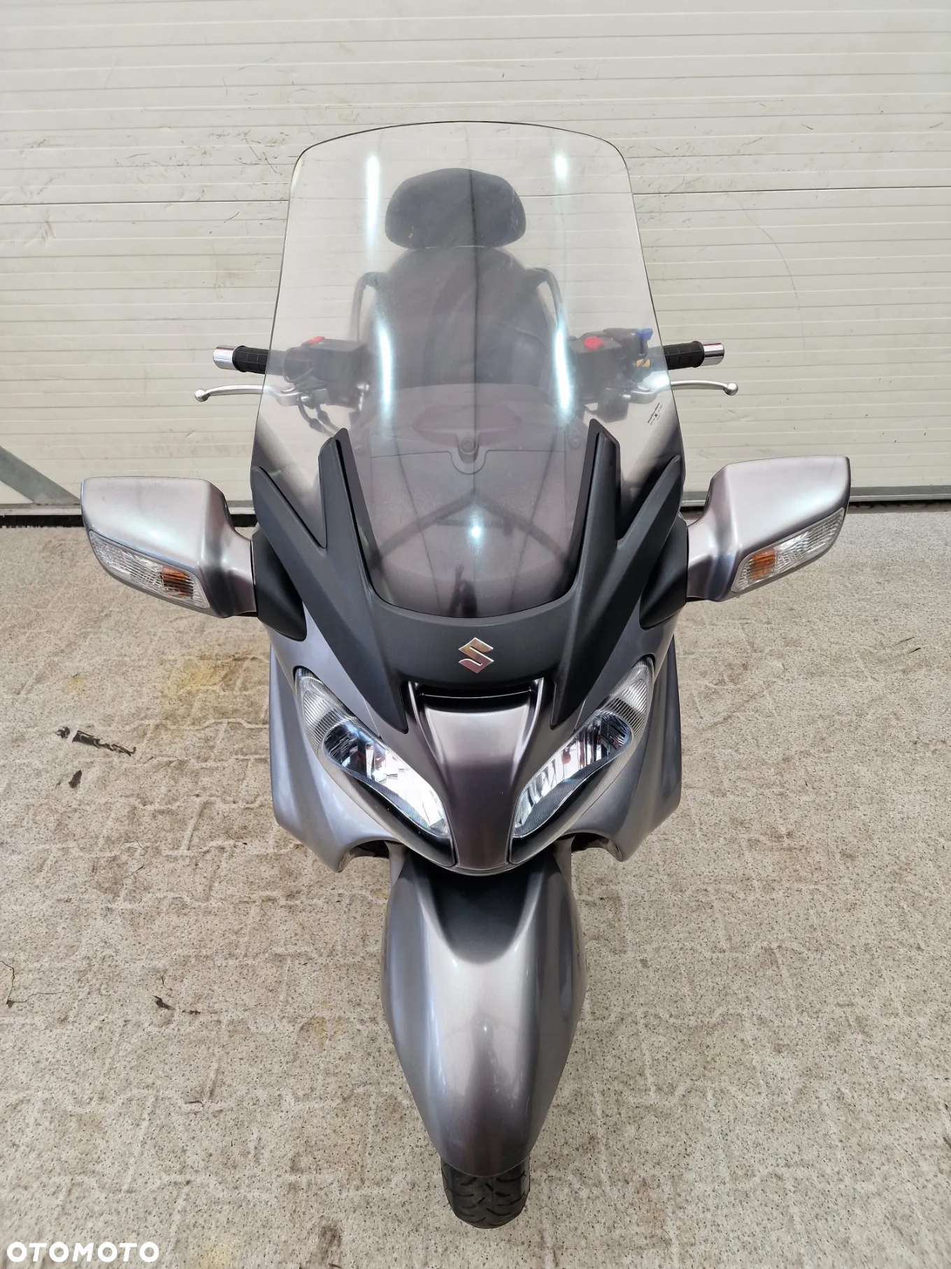 Suzuki Burgman - 16