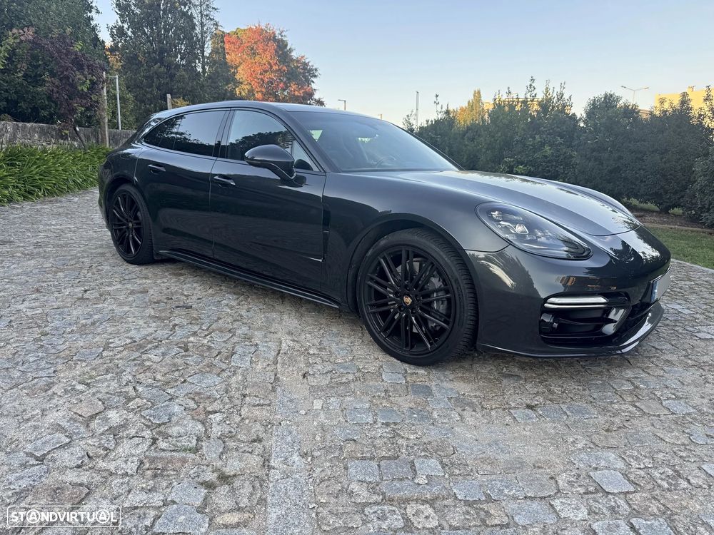 Porsche Panamera 4 E-Hybrid - 3