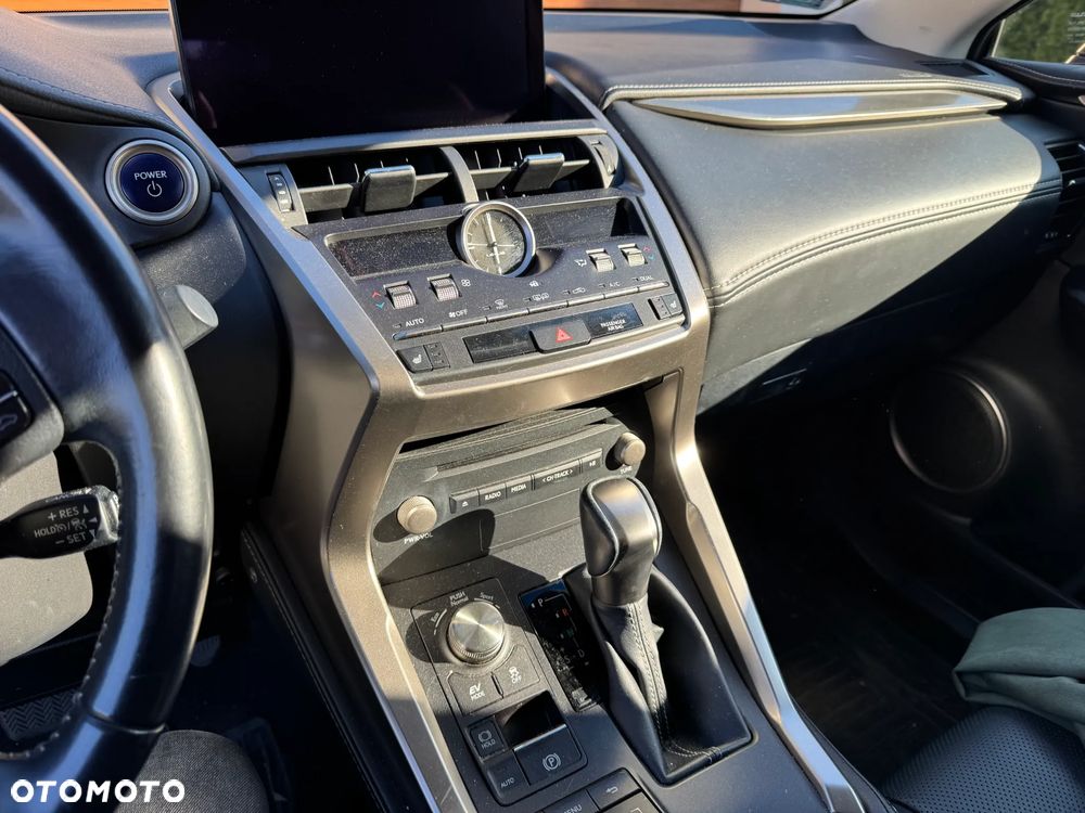 Lexus NX 300h Comfort AWD - 7