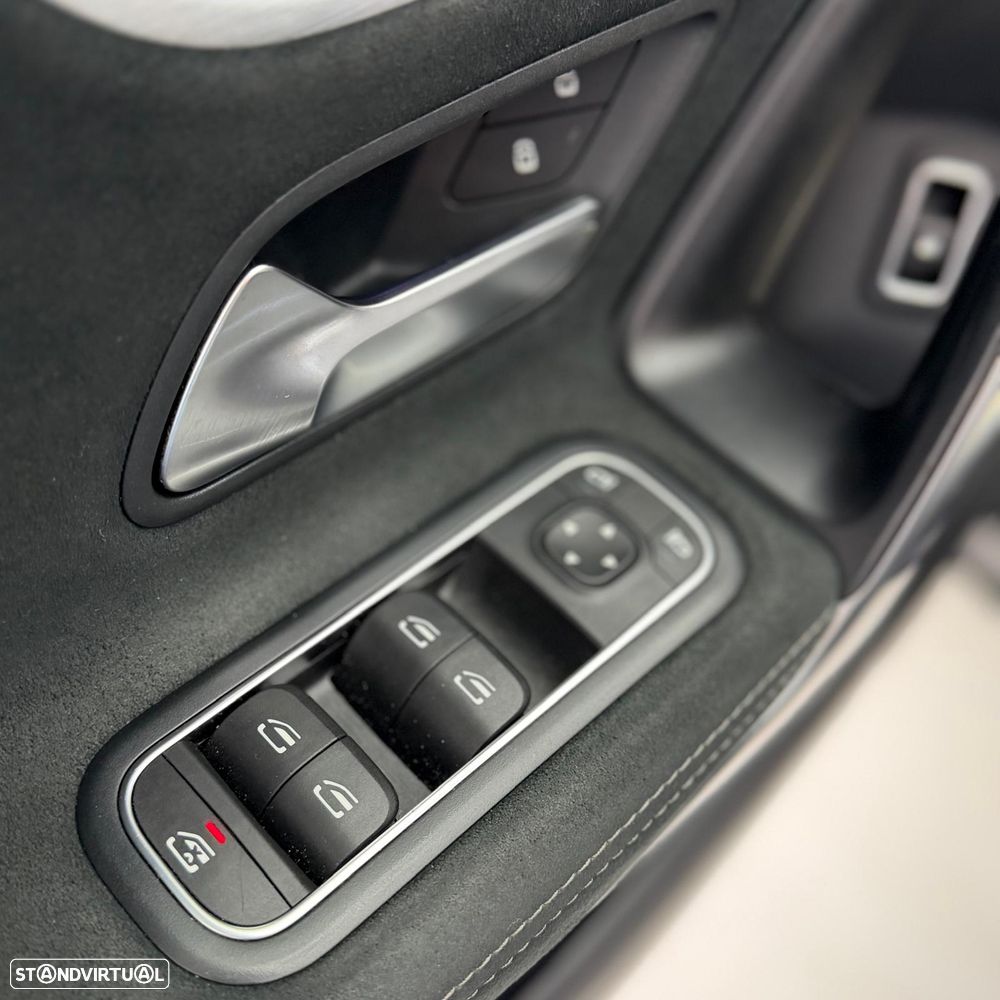 Mercedes-Benz A 250 Limousine e 8G-DCT AMG Line - 14