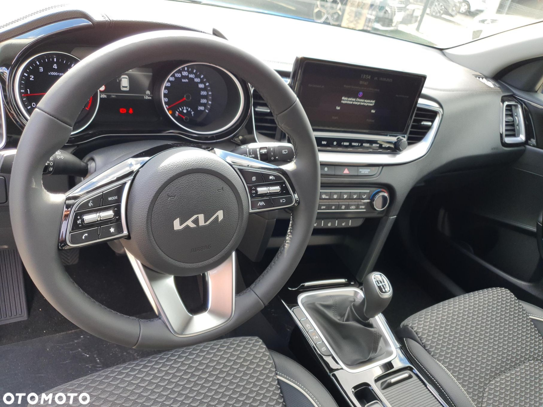 Kia Ceed 1.5 T-GDI Tribute - 11