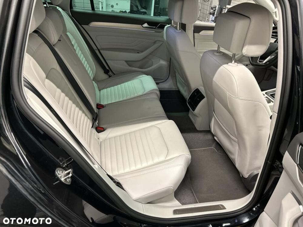 Volkswagen Passat Variant - 7
