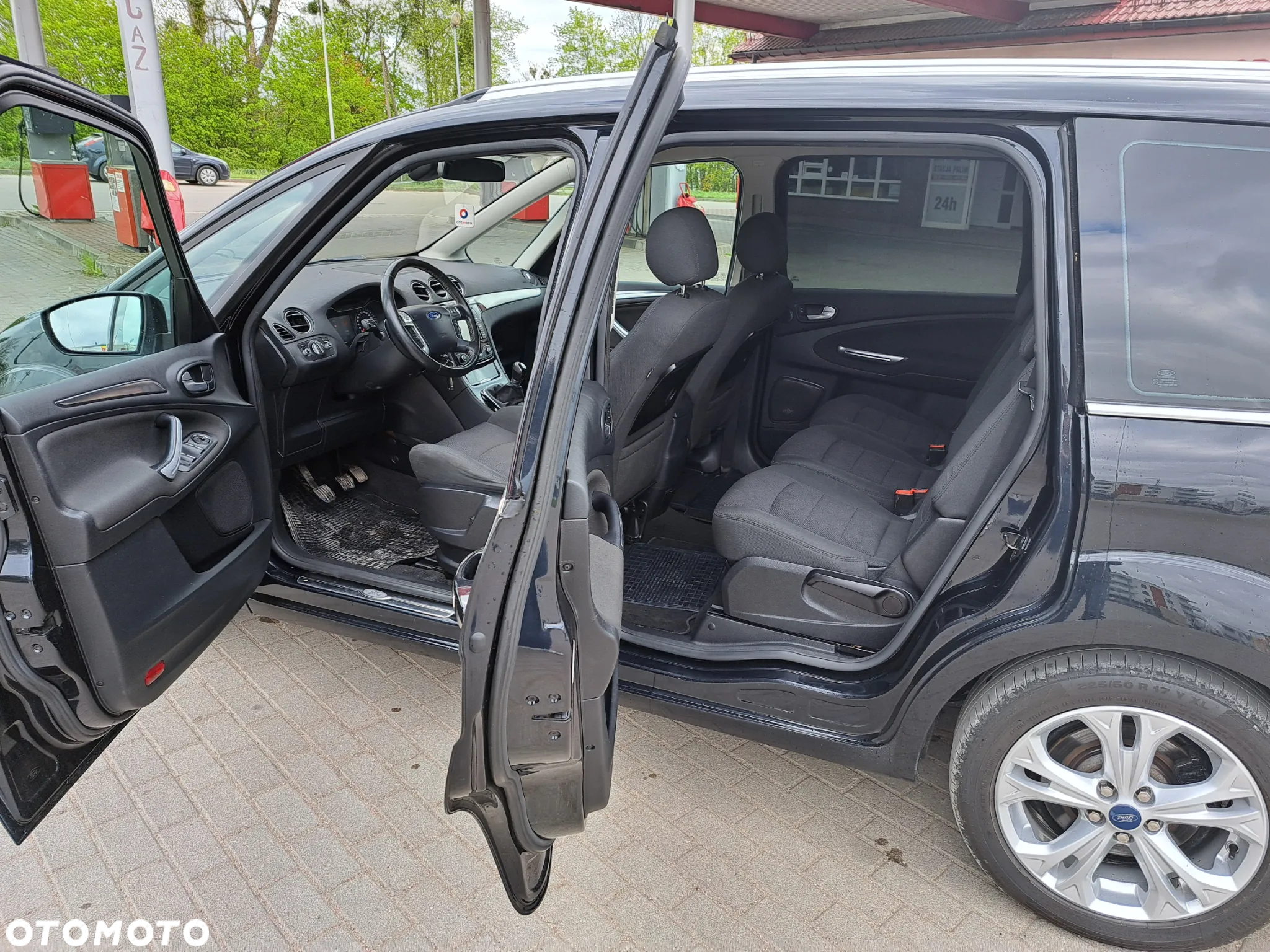 Ford Galaxy - 12