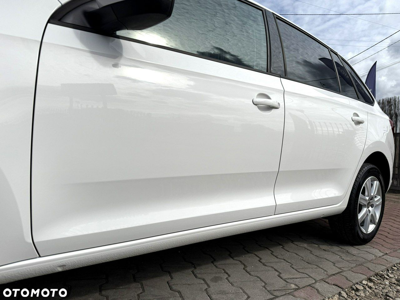 Skoda RAPID Spaceback 1.2 TSI (Green tec) Emotion Plus - 39