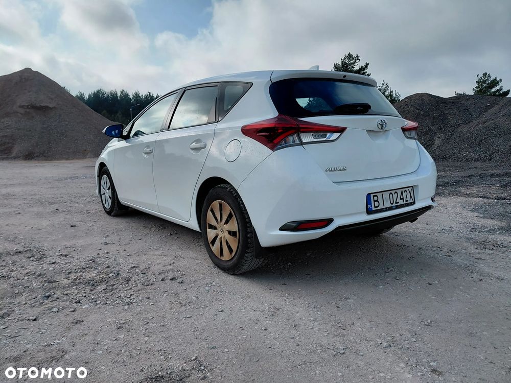 Toyota Auris 1.33 VVT-i Active - 4