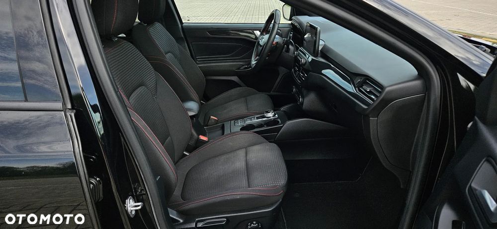 Ford Focus 1.5 EcoBoost Start-Stopp-System ST-LINE - 11
