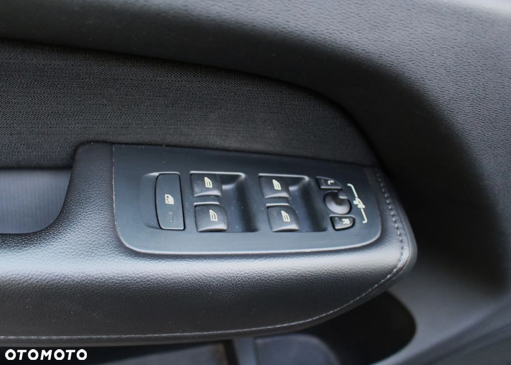 Volvo XC 60 D4 Momentum Pro - 34