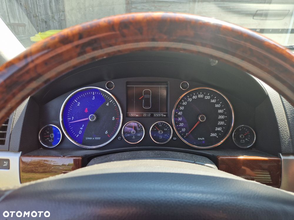 Volkswagen Touareg - 4