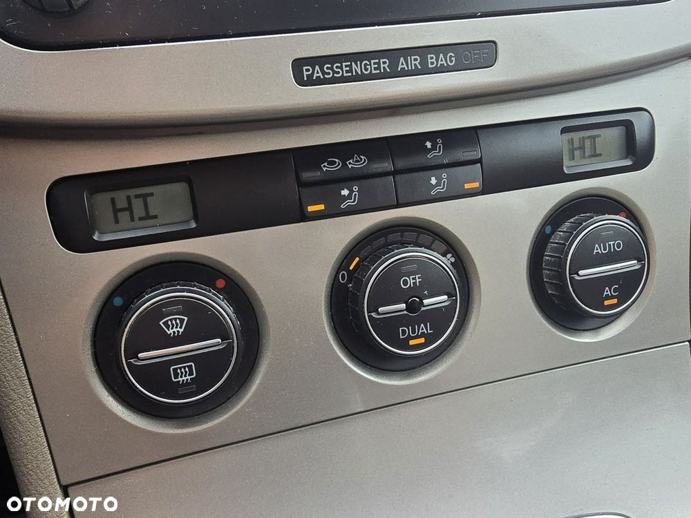 Volkswagen Passat - 34
