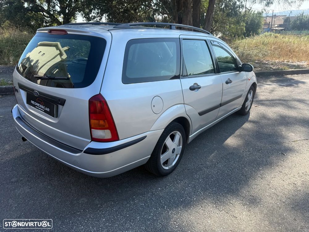 Ford Focus 1.4 Ambiente - 4