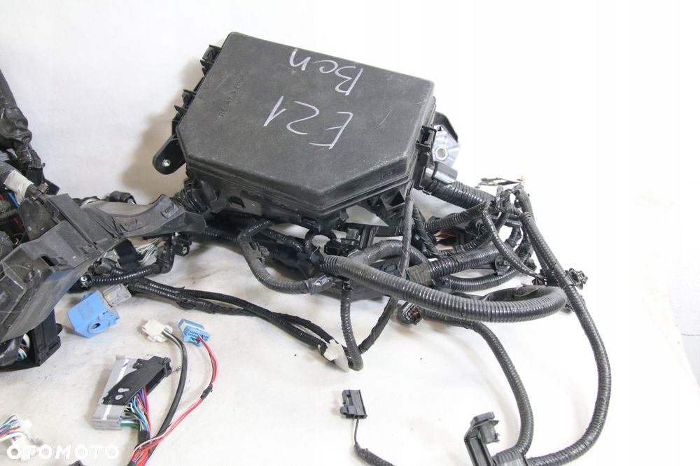 wiązka instalacja komory silnika toyota corolla xii 12 e21 1.6 vvti benzyna - 4