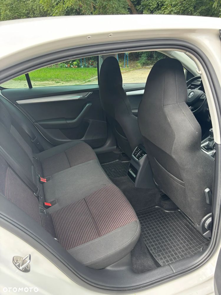 Skoda Octavia 2.0 TDI Style - 23