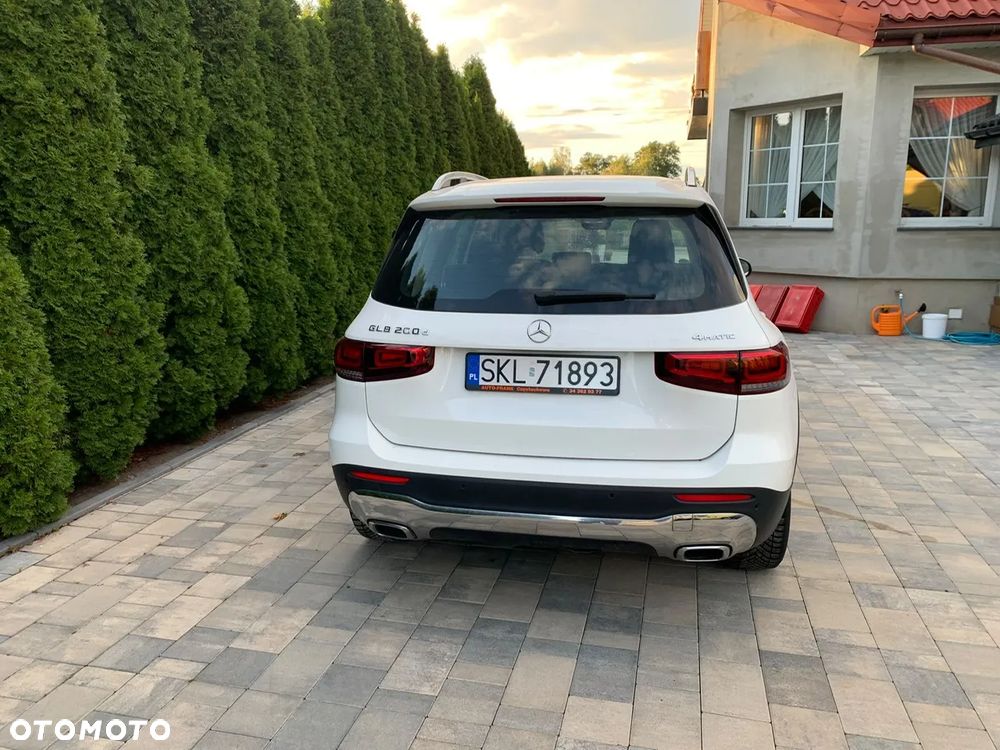Mercedes-Benz GLB - 13