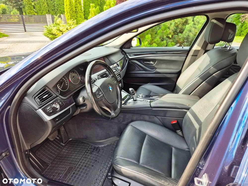 BMW Seria 5 528i - 11